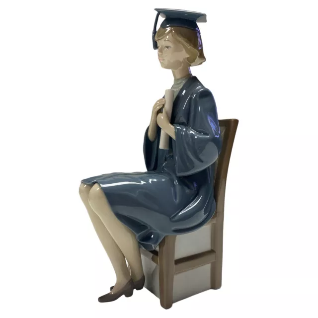 Lladro Girl Graduate #5199 10 1/4" Tall Retired Porcelain Figurine Sitting