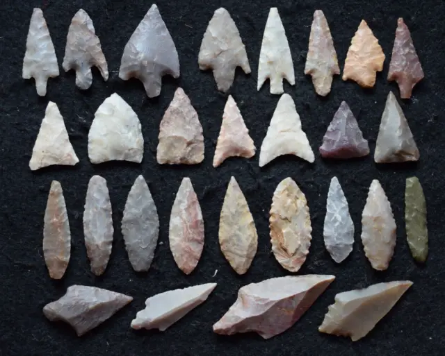 28 common, mixed Sahara Neolithic projectile points/tools