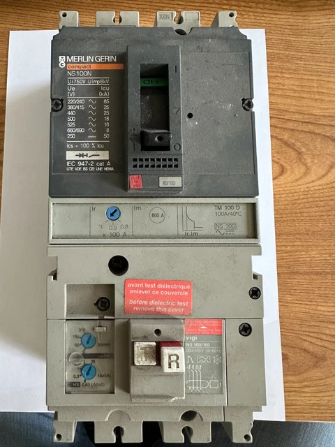 Disjoncteur Merlin Gerin Vigi NS 100/160 - 4 Pôles, 8kW, Occasion Mais Opérationnel