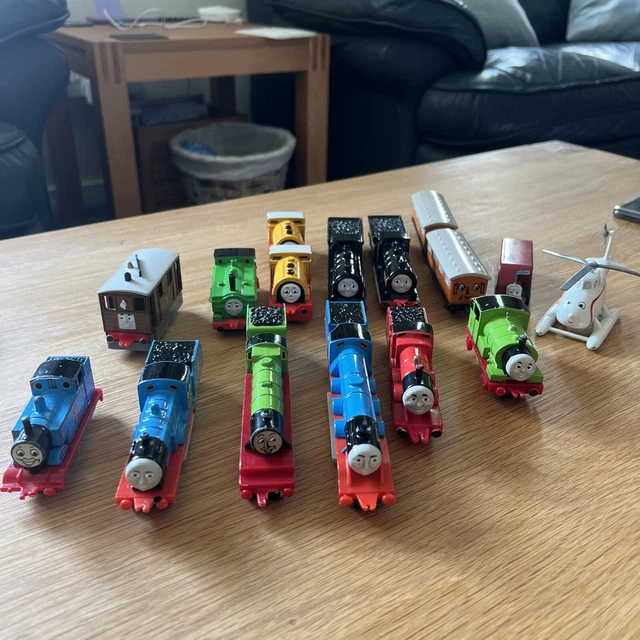 THOMAS TANK ENGINE & FRIENDS METAL TRAINS BUNDLE 16pcs £24.99 - PicClick UK