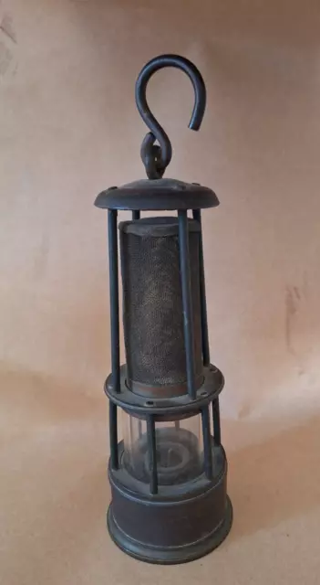 Ancienne Lampe De Mineur Verre Baccarat ?