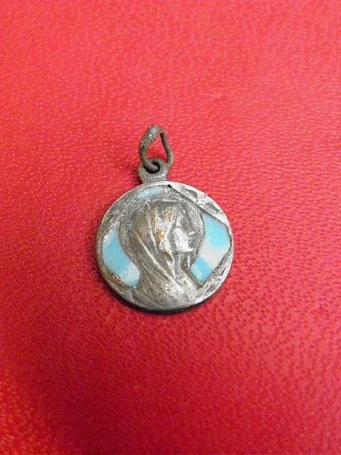 Médaille Notre Dame de Lourdes en Métal Argenté - 10 mm
