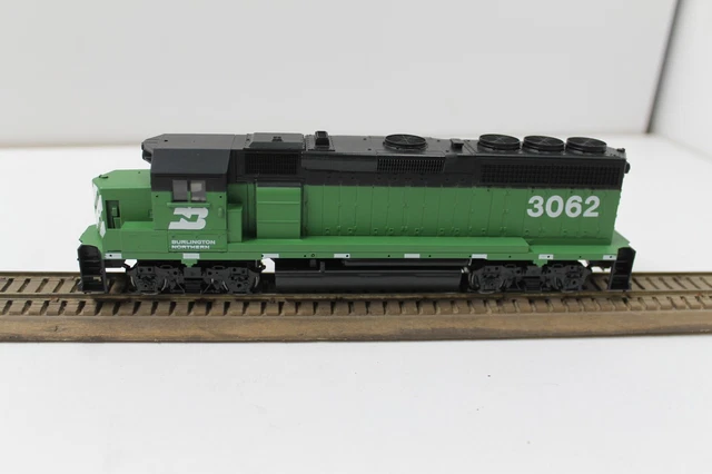Athearn 4702 GP40-2 BN 3062 HO Scale Locomotive New Burlington Northern