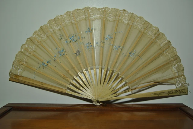 Grand éventail ancien 19 siècle décor peint fleur tissus soie dentelle