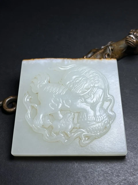 Chinese Exquisite Handmade Lion carving Hetian Jade Statue Plate