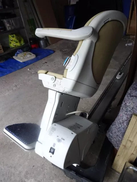 414cm  long Handicare Simplicity Plus Stairlift 2