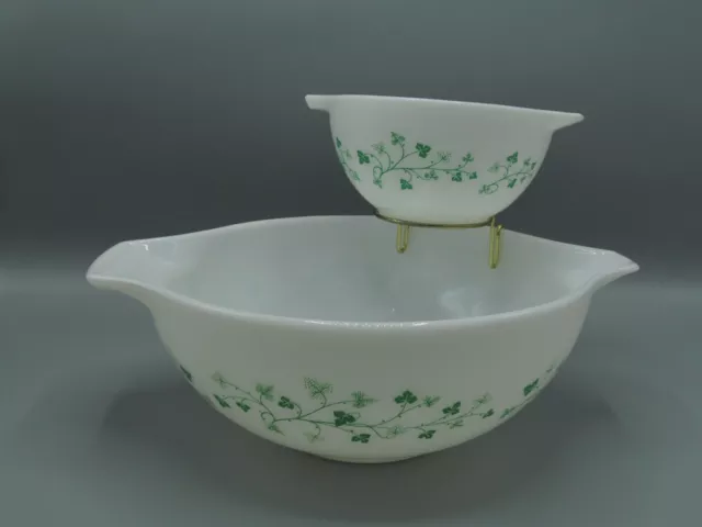 Pyrex Green Ivy Chip & Dip Set Pyrex Green Ivy Chip & Dip Set