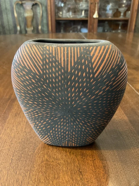 Acoma Vintage NM Native American Pottery Vase Signed P. Poncho