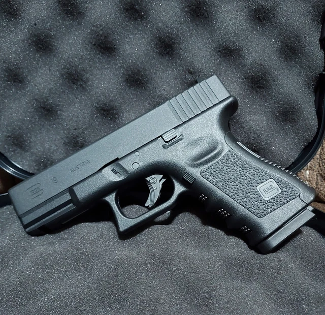 UMAREX GLOCK 19 Gen 3 CO2 .177 Caliber BB Gun Air Pistol In OEM Glock