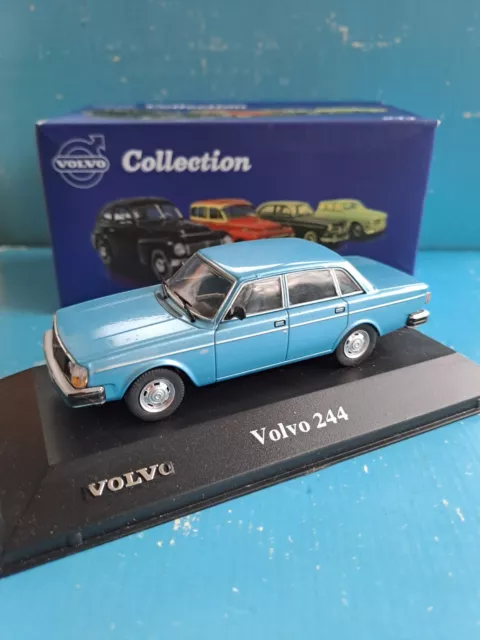 Ixo Atlas Volvo Collection Volvo 244 azul 240