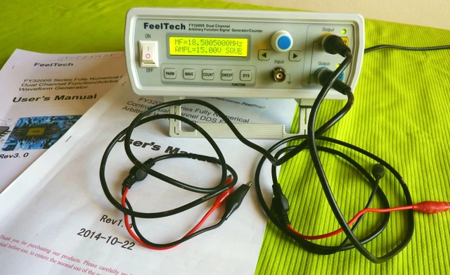 Generatore di forme d'onda HF- 24 Mhz - due sonde, manuale e cavo rete. Generatore di forme d'onda HF- 24 Mhz - due sonde, manuale e cavo rete.