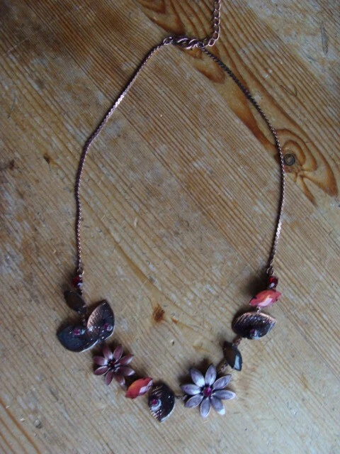 Collier Ras Du Cou IKITA Argenté - Feuille Glamour, Acier Inox, Ajustable, Neuf Avec étiquettes