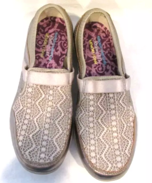 Skechers Silver Crochet Leather Breathe Easy Slip on Flats Women's size 8