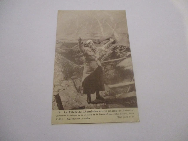 Cpa Militaire Ww1 La Priere De L'aumonier Sur Le Champ De Bataille