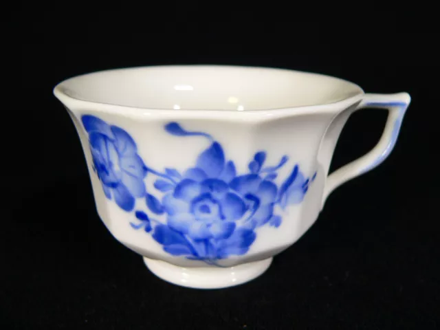 Royal Copenhagen blaue Blume Eckig Kaffeetasse  / 8608 eckige Form