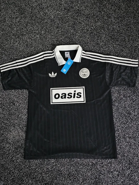 adidas × oasis Live tour Tシャツ　XL Adidas x Oasis Tour 3-Stripes T-Shirt | Retro Sport Style