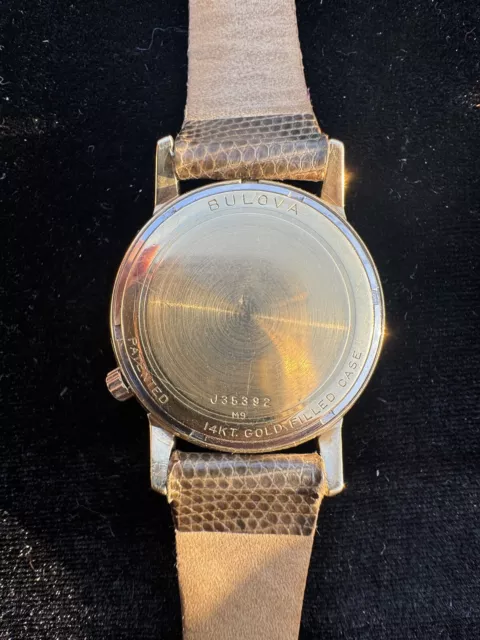 Accutron By Bulova 218 oro 14kt riempito senza data M9 3