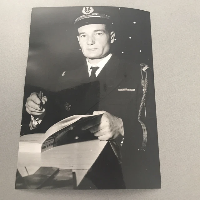 Photo De Presse Originale Eric Tabarly – Format 13x18 Cm – Document Vintage