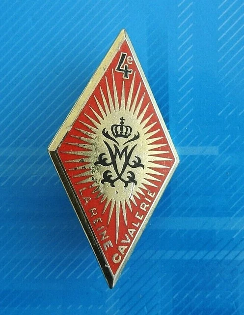 2543 INSIGNE DU 4° régiment de cuirassiers La Reine Cavalerie/ Drago