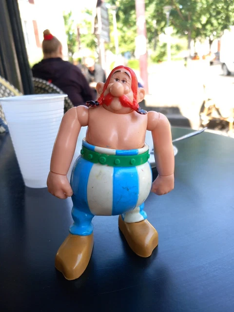 LOT DE 9 figurines Les GAULOIS PLAY ASTERIX Albert René CEJI 1980