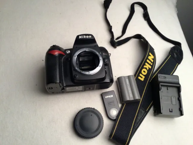Nikon D90 12.3MP DX-Format CMOS Digital SLR Camera -Body Only +remote