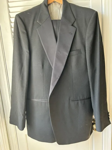 Bill Blass Men’s 2 Piece Black Single Breasted Tuxedo Suit 44R - 36”x30” Pants.