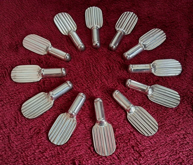 Lot de 10 anciens portes couteaux croix, en métal argenté, style Christofle