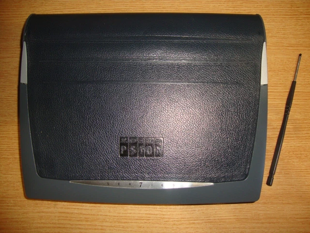 PSION 7 PDA  with stylus and power cable