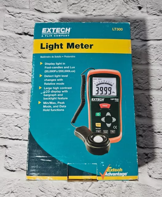 Extech Light Meter LT300 With Soft and Hard Case and Original Manual