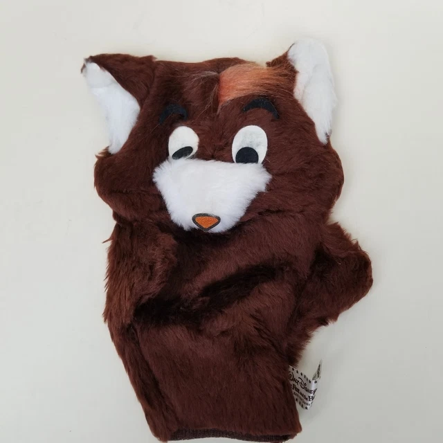 Hand Fox Letf WALT DISNEY STUDIOS The Fox and the Hound 10