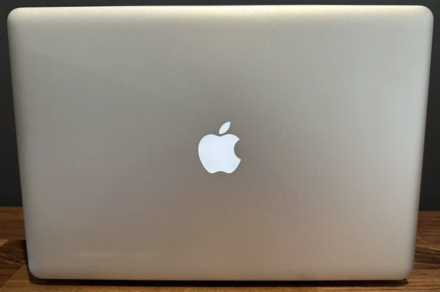 Apple MacBook Pro 2012 15,4" A1286 - Intel Core i7 2,3 GHz - 240 GB di unità di memoria - 8 GB RAM 8