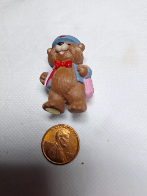 1993 Vinage BEAR MAILMAN Hallmark Merry Miniatures Valentine's Day Figure Hmm7