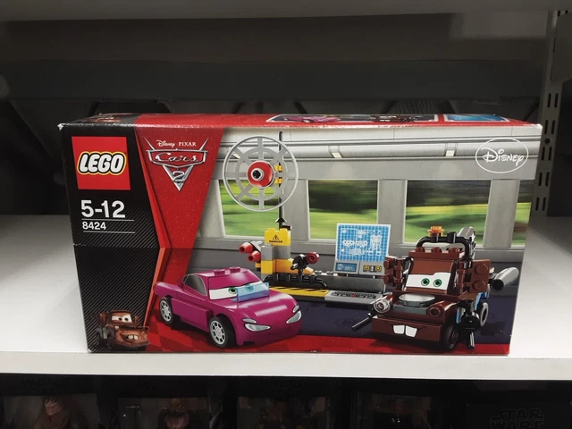 LEGO 8424 DISNEY Pixar Cars 2 Maters Spy Zone Holley Shiftwell