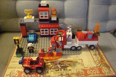 T10/  Lego Duplo Caserne Pompier