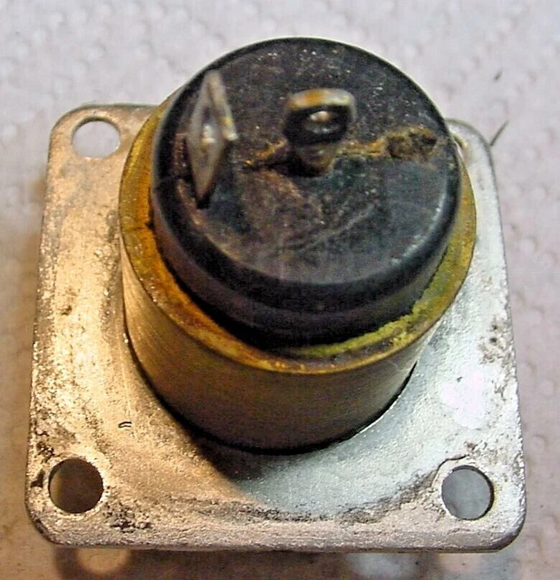 Palmer Low Ohms 1 Pin Quick Screw Male Power Conn 7/8” Internal sleeve 1-1/4” Od 3