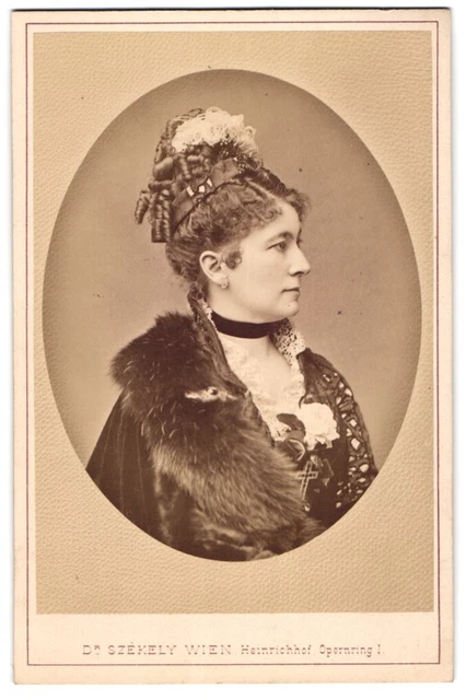 Fotografie Dr. Szekely, Wien, Opernring 1, Schauspielerin Charlotte Wolter mit