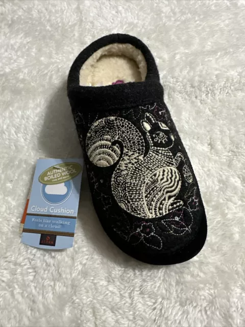 ACORN Black Forest Squirrel Mule Slipper Size 6.5-7.5