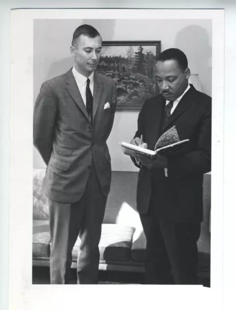 Martin Luther King Jr 1966 Civil Rights Vintage Photo Great Pose Original