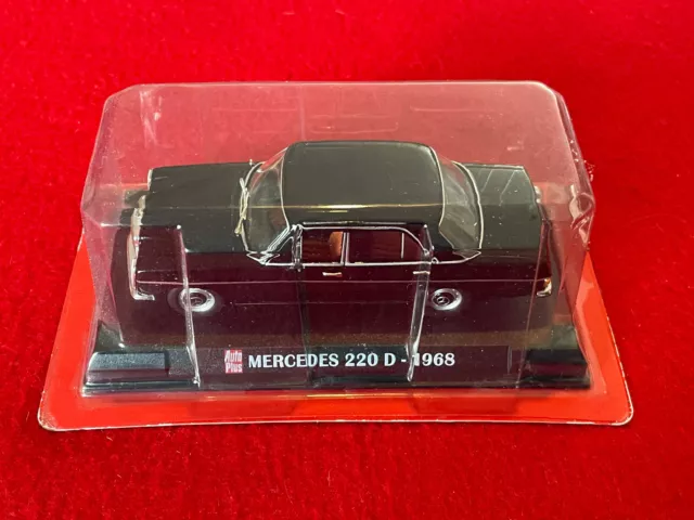 Mercedes-Benz 220D (1968) 1/43 Auto Plus