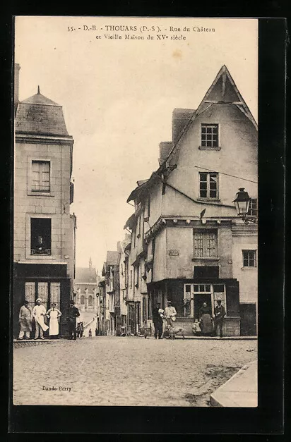 CPA Thouars, Rue du Chateau et Vieille Maisons du XV Siecle