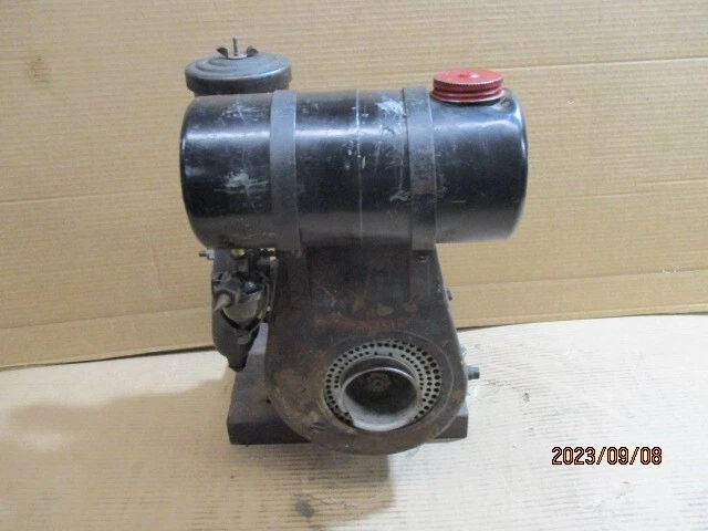 Brigg & Stratton Model 8 runs good