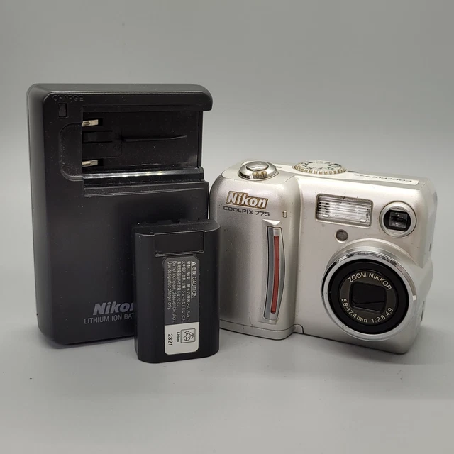 Nikon Coolpix 775 2.0MP Compact Digital Camera Silver Tested