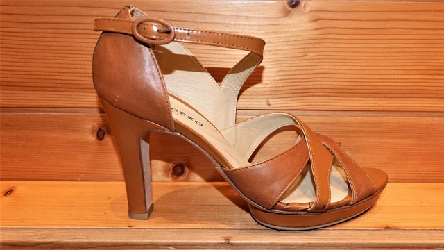 Escarpins REPETTO brides entrecroisées cuir gold pointure 37