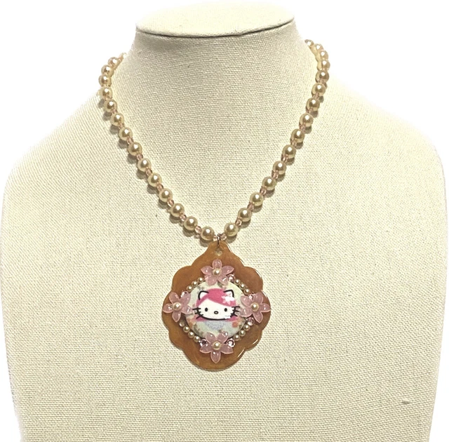 Beautiful Tarina Tarantino Hello Kitty Pink Head pearl Vintage Necklace. Rare