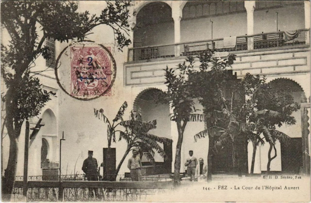 CPA AK MOROCCO FEZ La Cour de I'Hopital Auvert (10290)