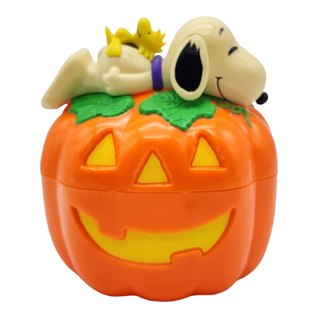 VINTAGE WHITMAN'S CANDIES Snoopy and Woodstock on A Pumpkin Halloween