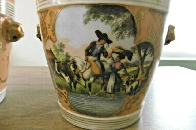 Ancienne paire de cache pots en porcelaine de Paris XIX siècle 2