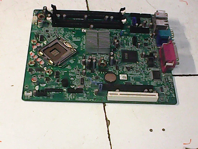 Carte mere DELL CN-0KP561-70821 REV A01 sans plaque socket 775