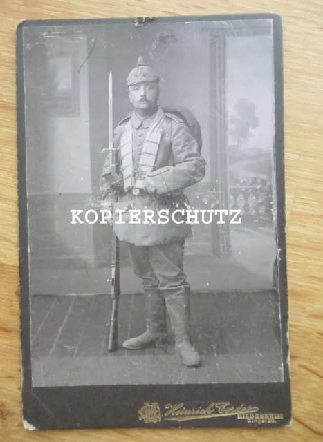 Altes Portrait Foto Soldat IR 74 mit Patronenbandolier für Sturmtruppen 1. WK (2