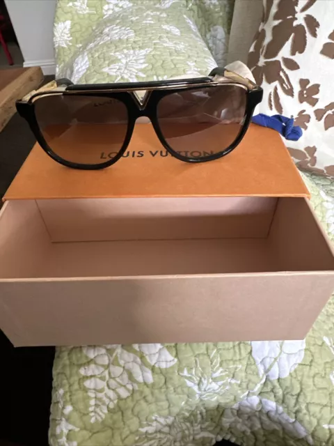 Louis Vuitton Black & Gold Sunglasses Z0430E A0112 58[]18 (4H)
